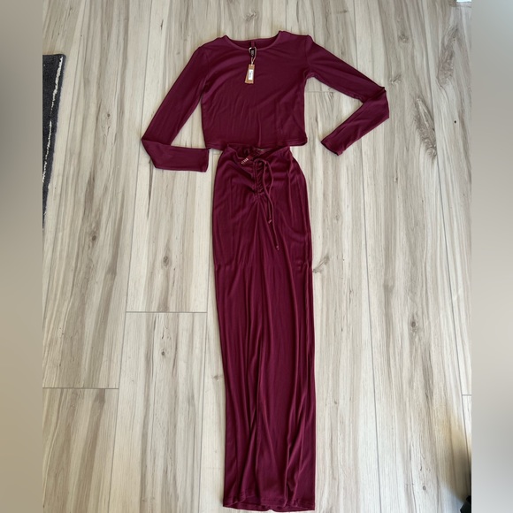 Skims Soft Lounge Crop Long Sleeve & Ruched Long Skirt Set Color Wine - Picture 5 of 15